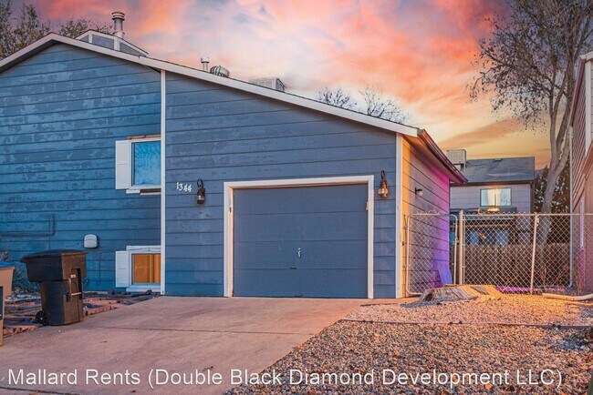 Building Photo - 3 br, 1.5 bath House - 1344 Emery St