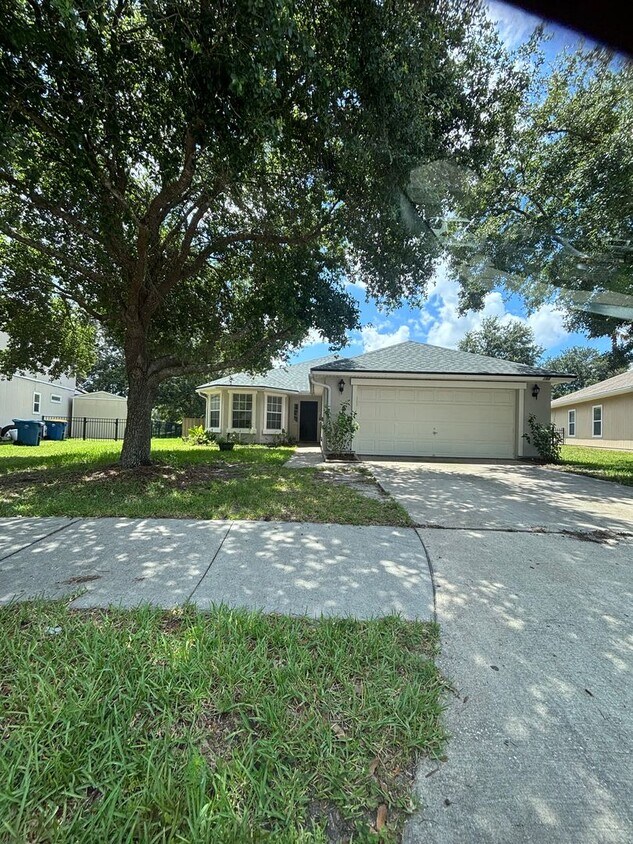 Primary Photo - Charming 3-Bedroom, 2-Bath Home in the Sought-After Eagle Hammock Neighborhood