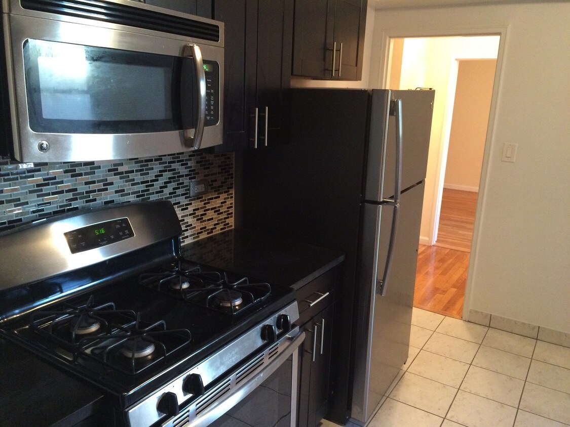 Foto principal - 8502 139th St