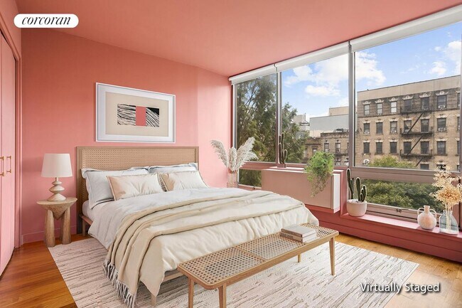 Foto del edificio - 310 E Houston St