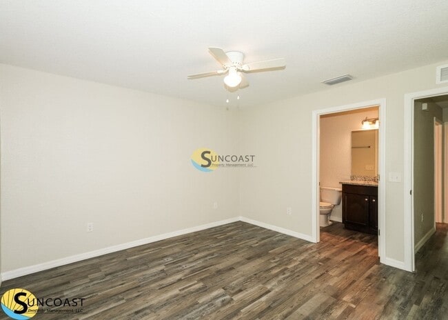 Building Photo - 9432 N Manashee Dr