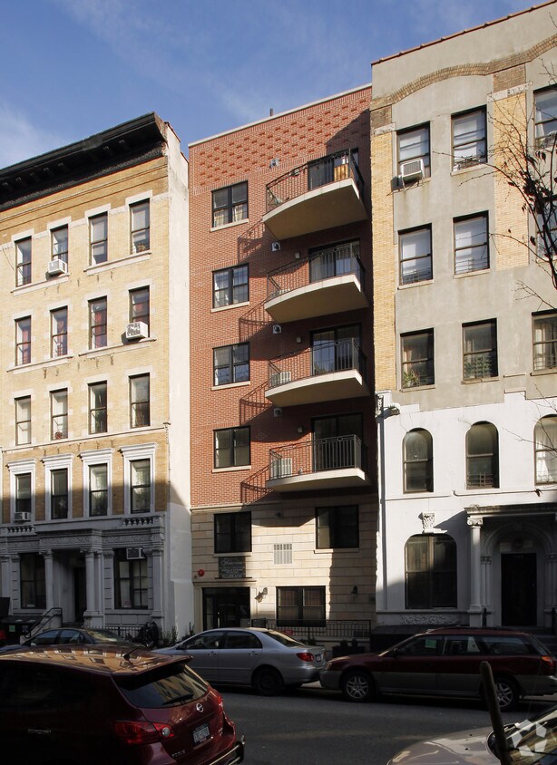 Building Photo - 111 W 113th St