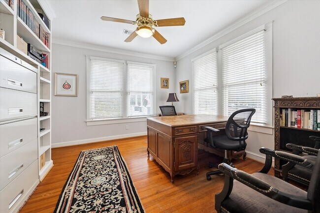 Foto del edificio - 512 Heights Blvd