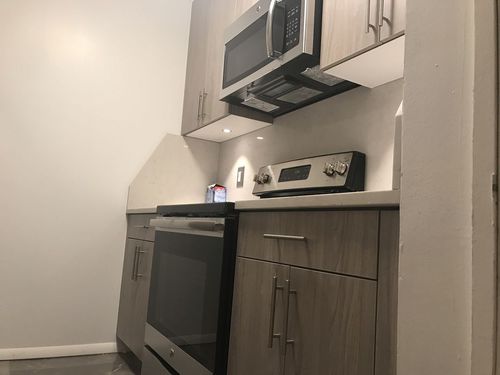 Foto del edificio - 438 W 43rd St