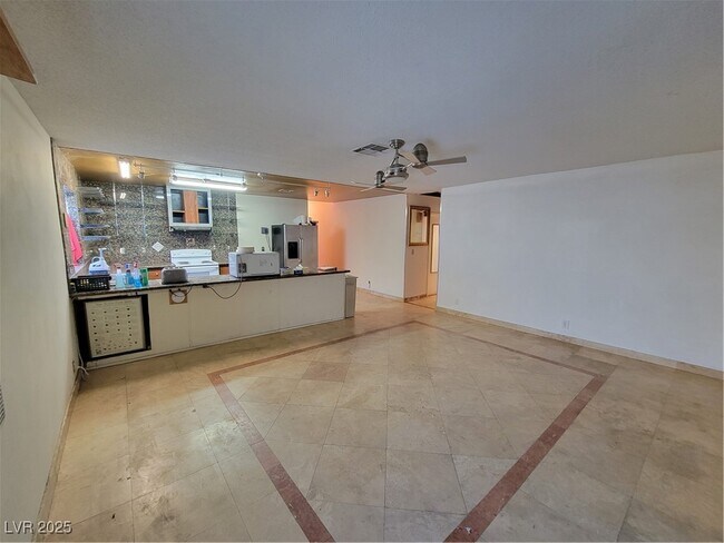 Foto del edificio - 4723 Desert Vista Rd
