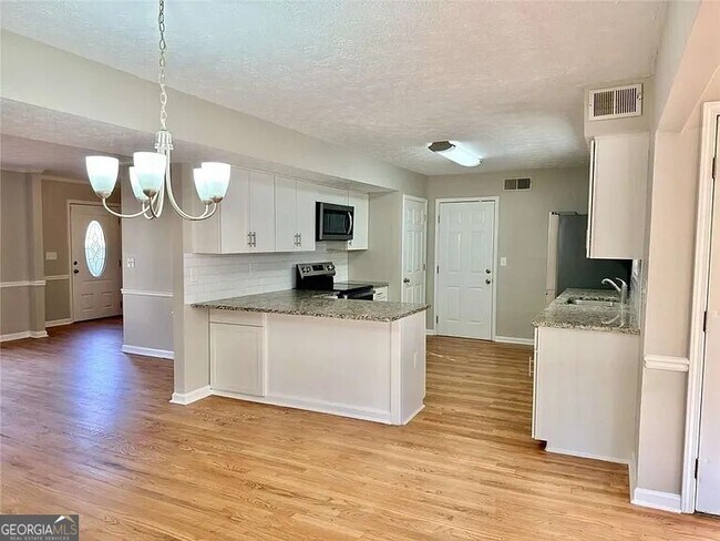 Building Photo - 343 Welton Way