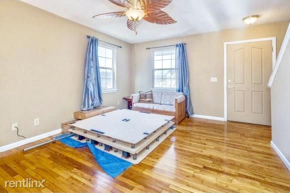 Building Photo - 4 br, 2.5 bath House - 136 Boardwalk