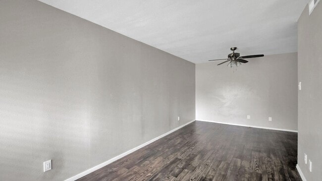 Building Photo - 4406 Avenue C