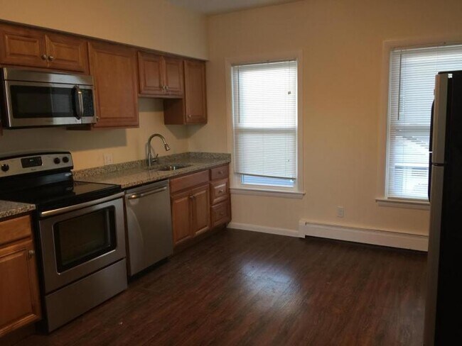 Building Photo - 49 Harvard St