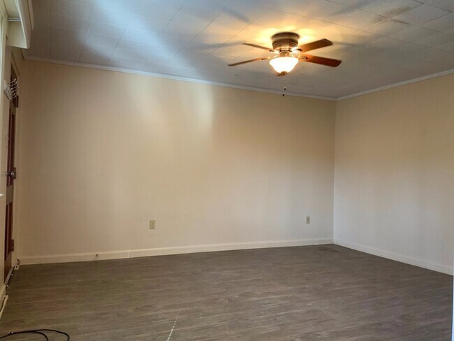 Building Photo - 1125 Scottsdale Dr