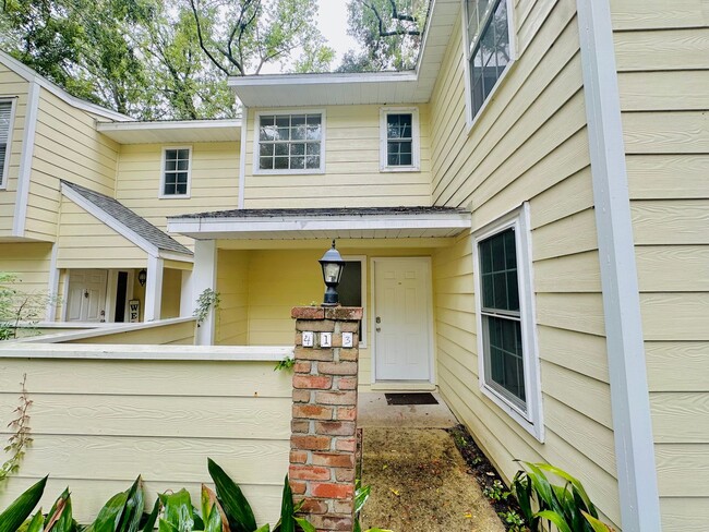 Spacious 3-Bedroom Townhome in Highly Soug... - Spacious 3-Bedroom Townhome in Highly Soug...