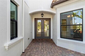 Building Photo - 255 Calmo Cir