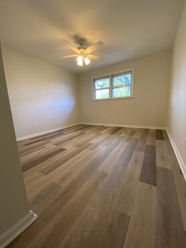 Bedroom 3 - 2204 E Huntington Dr