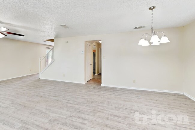 Building Photo - 8055 Chestnut Cedar Dr