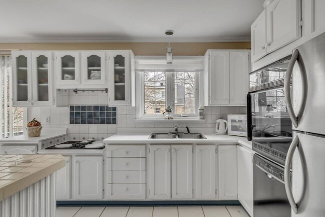 Building Photo - 1261 N Legacy Dr