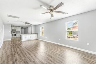 Building Photo - 520 E Defee Ave