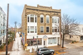Building Photo - 109 26th St