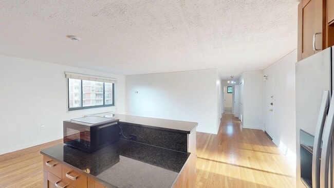 Building Photo - 1200 S Arlington Ridge Rd