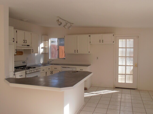 Foto del edificio - 52162 Avenida Velasco