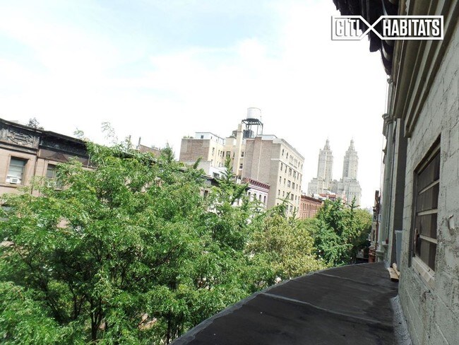 Foto del edificio - 156 W 74th St