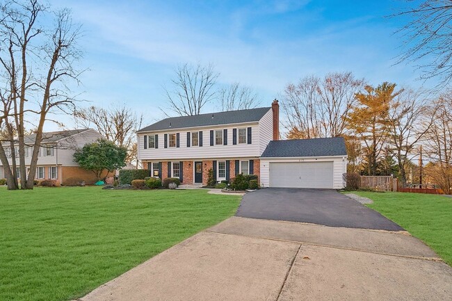 Foto del edificio - ABSOLUTELY GEORGEOUS 5BD/3.5BA Fully-Renov...