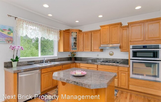 Foto del edificio - 4 br, 3.5 bath House - 17314 NE 25th Way