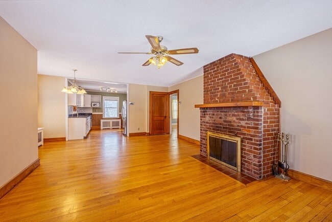 Building Photo - 27 Lathrop St