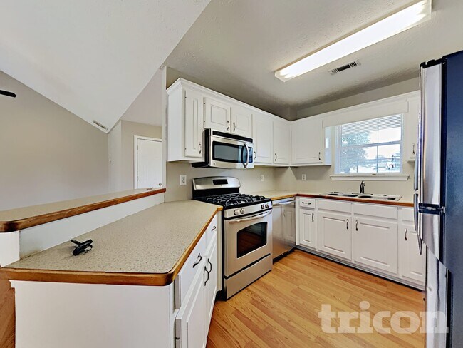 Foto del edificio - 195 Falcon Ridge Dr