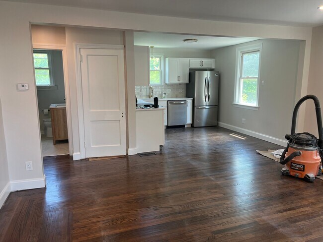 Foto del edificio - 3896 Weirman Ave