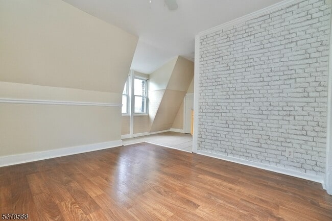 Building Photo - 176 Grafton Ave