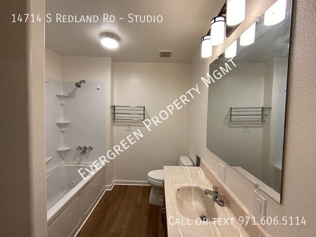 Building Photo - Charming Studio Apartment in Oregon City w...