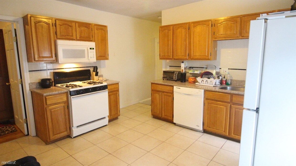 Foto del edificio - 1704 Beacon St