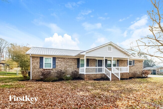 Building Photo - 4842 Greenwood Dr