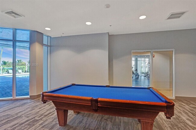 Foto del edificio - 6515 Collins Ave