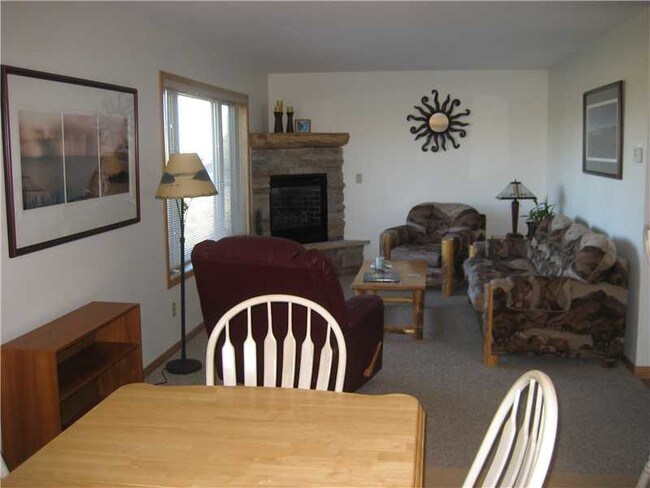 Den/Family/Great Room - 1229 Lazy M St