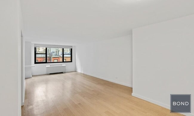 Building Photo - 330 W 58th St