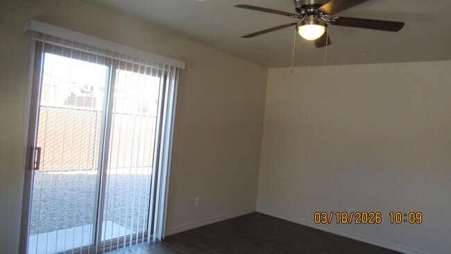 Building Photo - 2200 Sandwood Dr