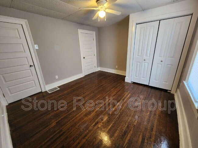 Foto del edificio - 219 S 13th St