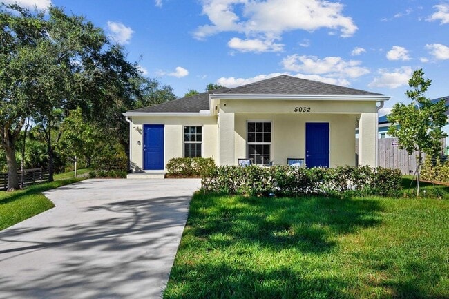 Photo - 5032 SE Flounder Avenue Unit House