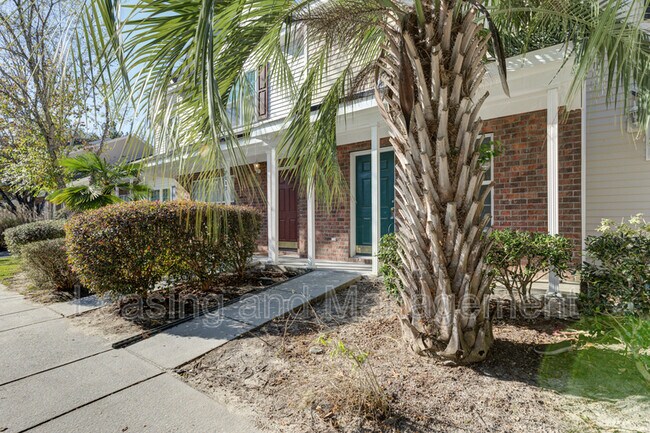 Building Photo - 8080 Shadow Oak Dr