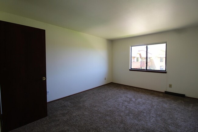 Building Photo - 7641 N 60th St