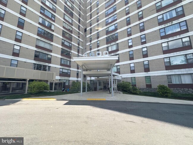 Building Photo - 4600 Duke St
