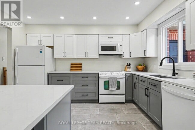 Building Photo - 495 Edgeworth Ave