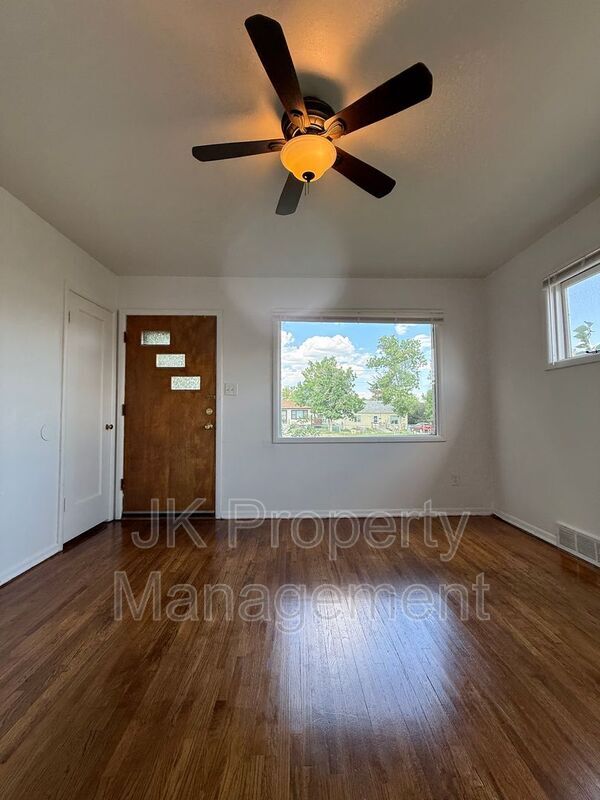 Foto del edificio - 1216 5th Ave NW