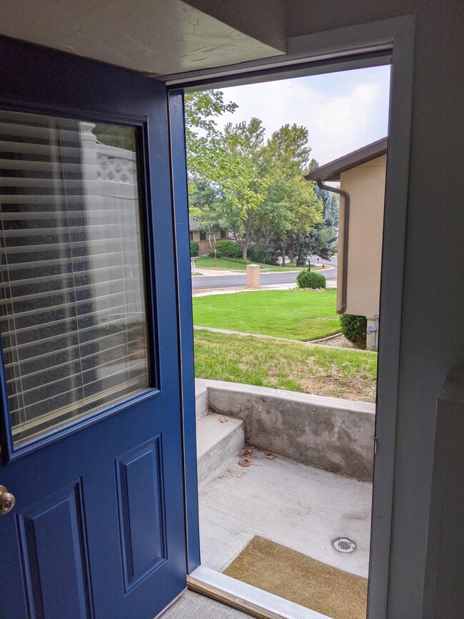 Building Photo - 9062 S Daybreak Dr