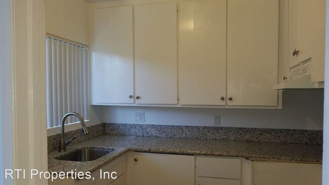 Building Photo - 1261-1281 Rosecrans Ave