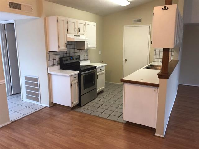 Building Photo - 6076 Dooley Dr