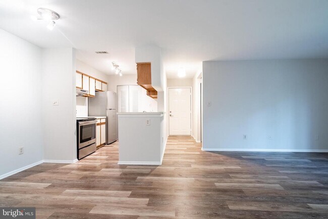Building Photo - 11659 Chesterfield Ct