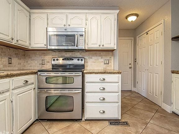 Foto del edificio - 2402 Shaker Ridge