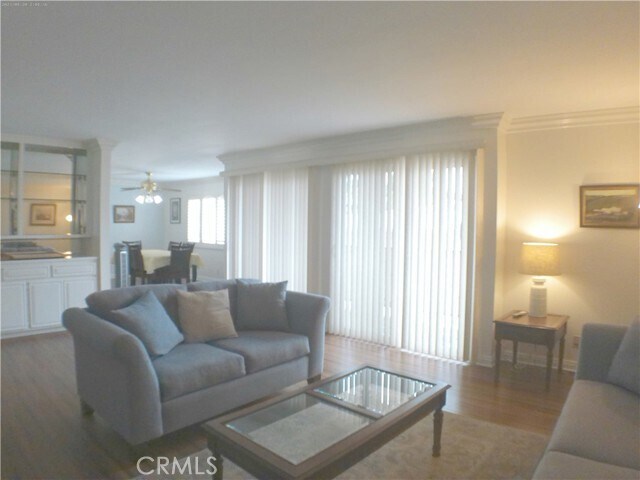 Foto del edificio - 1110 W 10th St